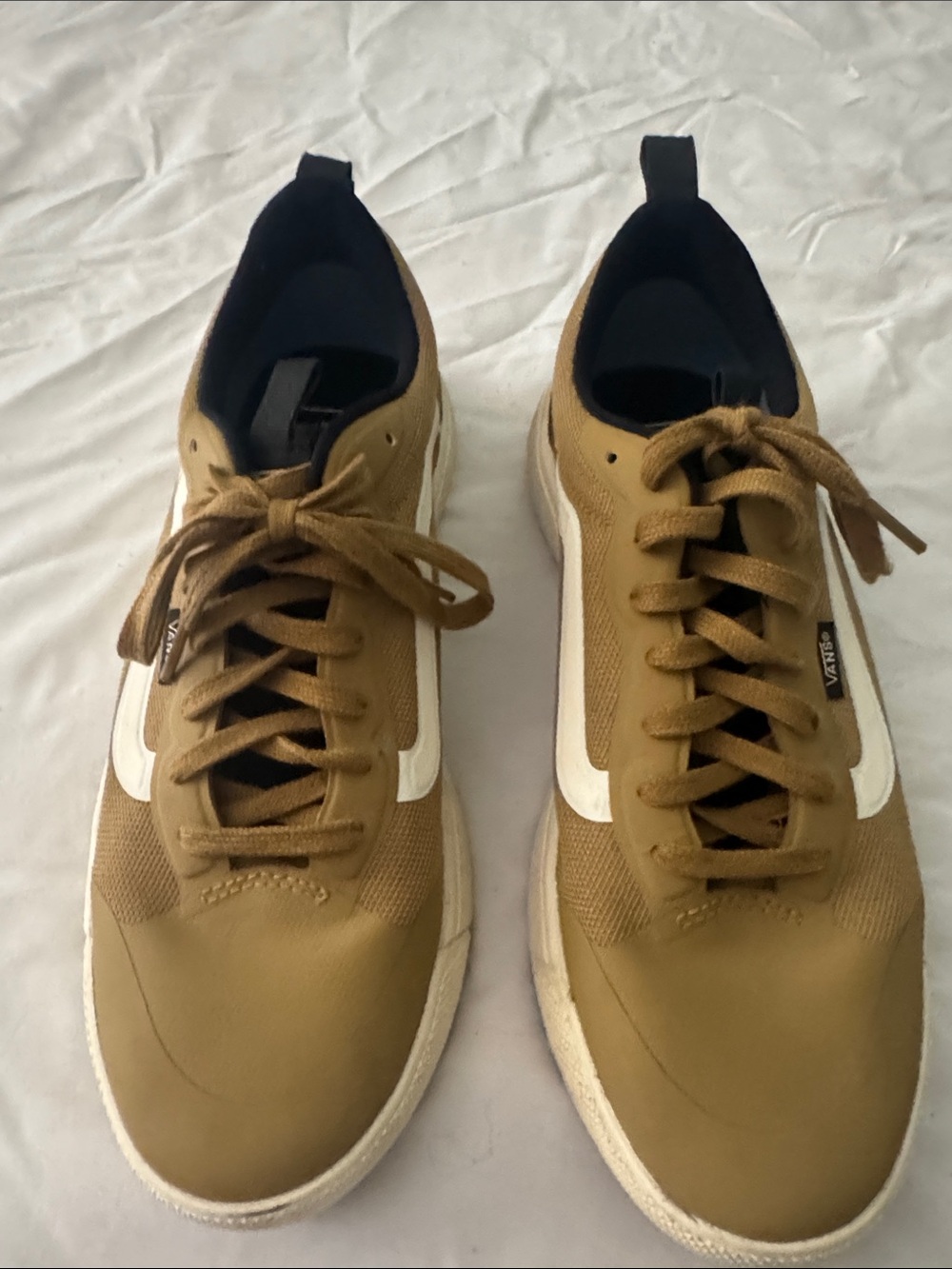 Vans Men's Tan and White Low-Top Sneakers